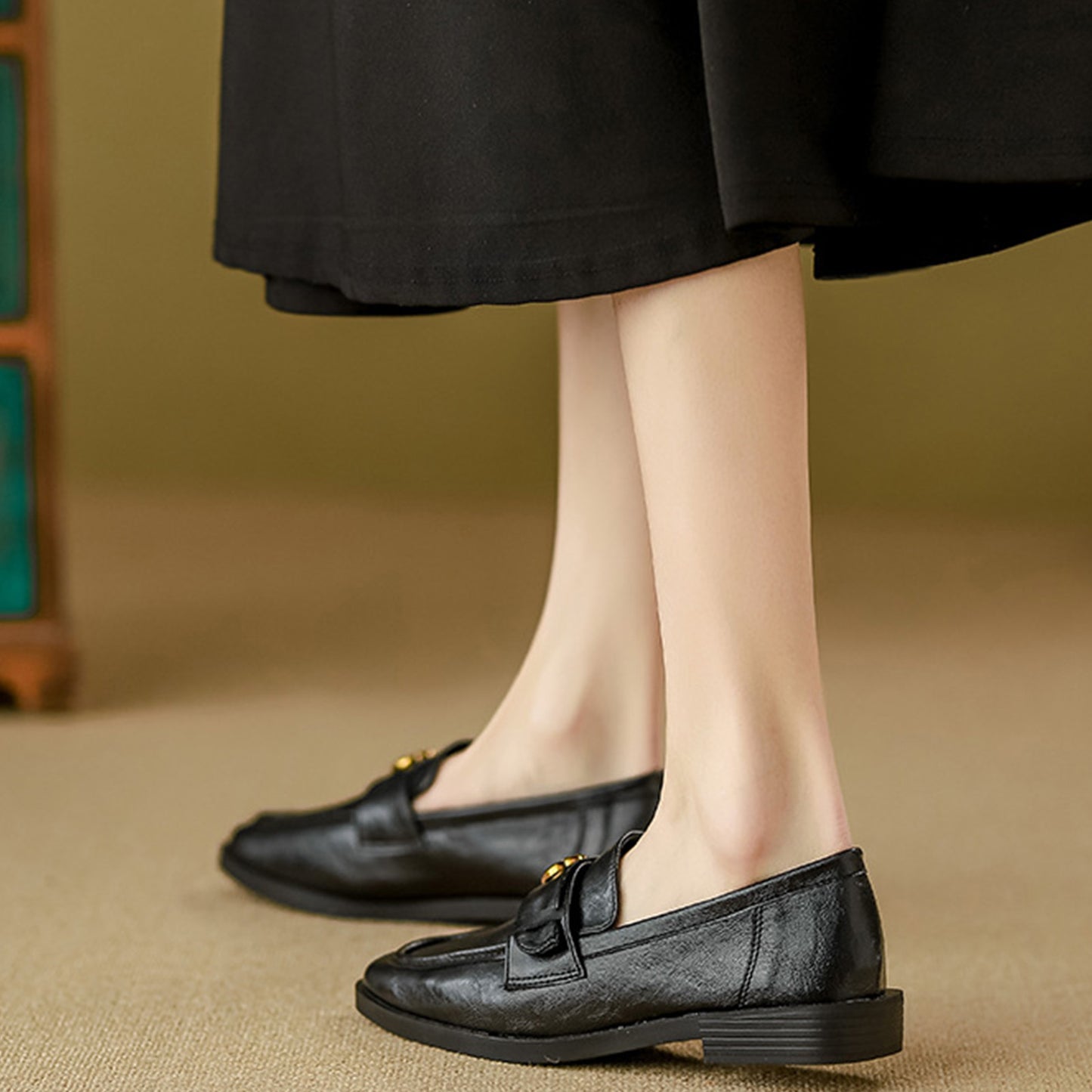 Women's Loafers: Elegant Square-Toe Leather Shoes with Delicate Floral Accent