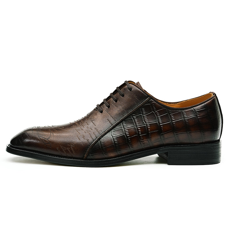 Men's Oxford Shoes - Embossed Detailing