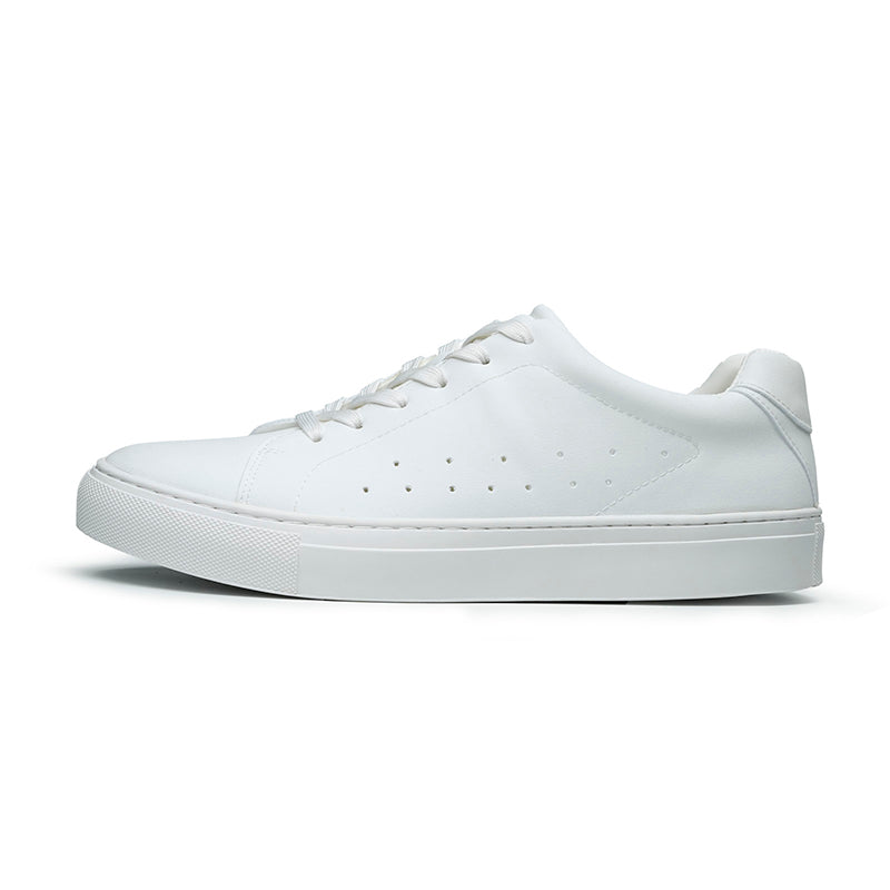 Classic Men's White Sneakers: Streamlined Comfort & Maintenance-Free Sophistication