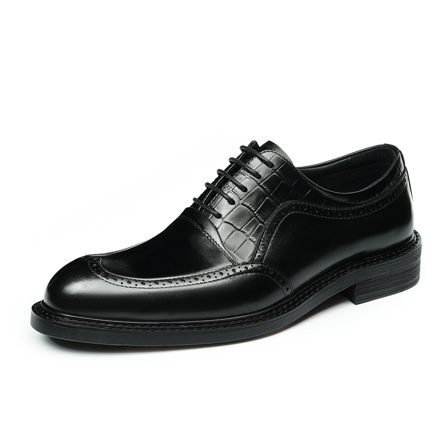 Men's Oxford Shoes: Artisan Broguing & Textured Accent Detailing