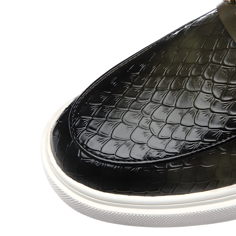 Men's Retro Textured Loafers with Metal Decoration