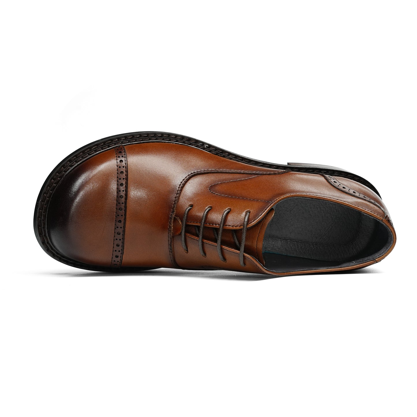 Men's Oxford Shoe Excellence: Spacious Toe Silhouette & Multi-Element Detailing