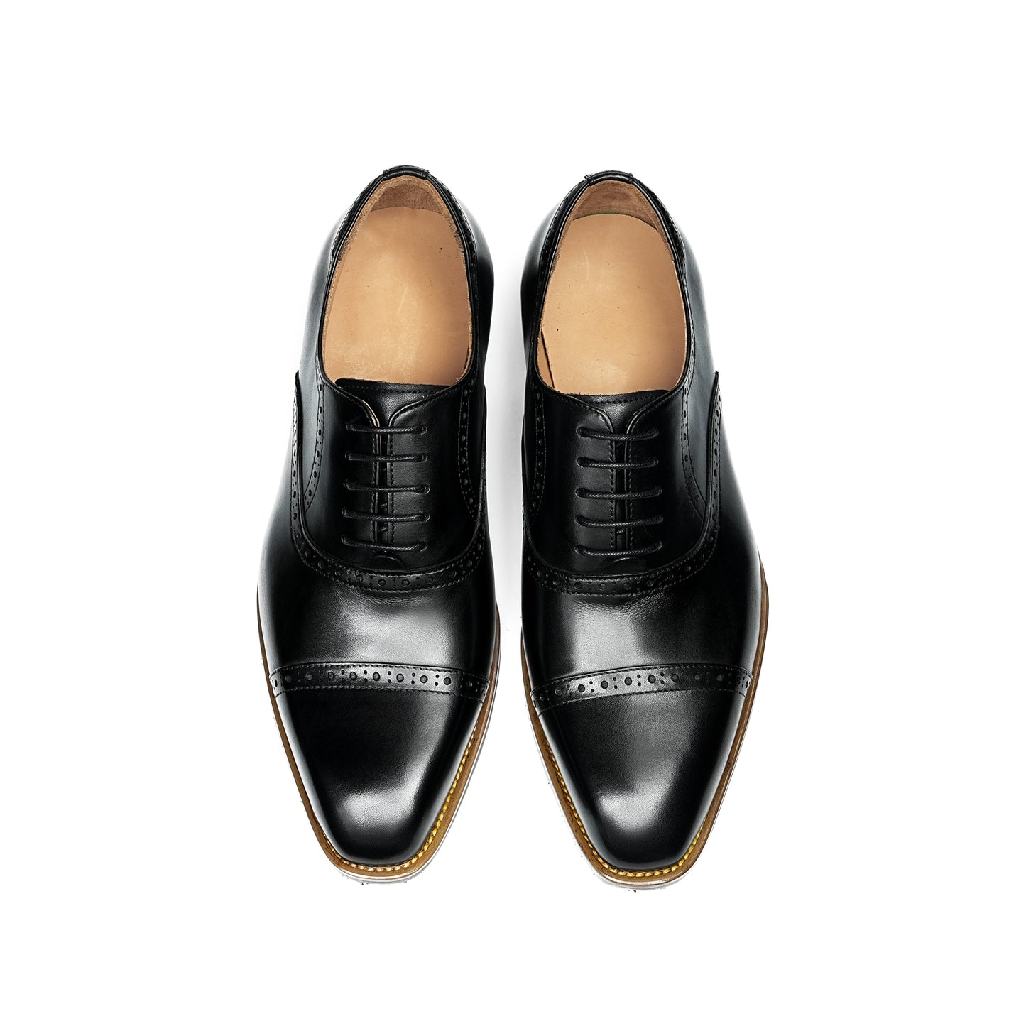 Men's Oxford Shoes: Heritage Three-Piece Brogue Artistry