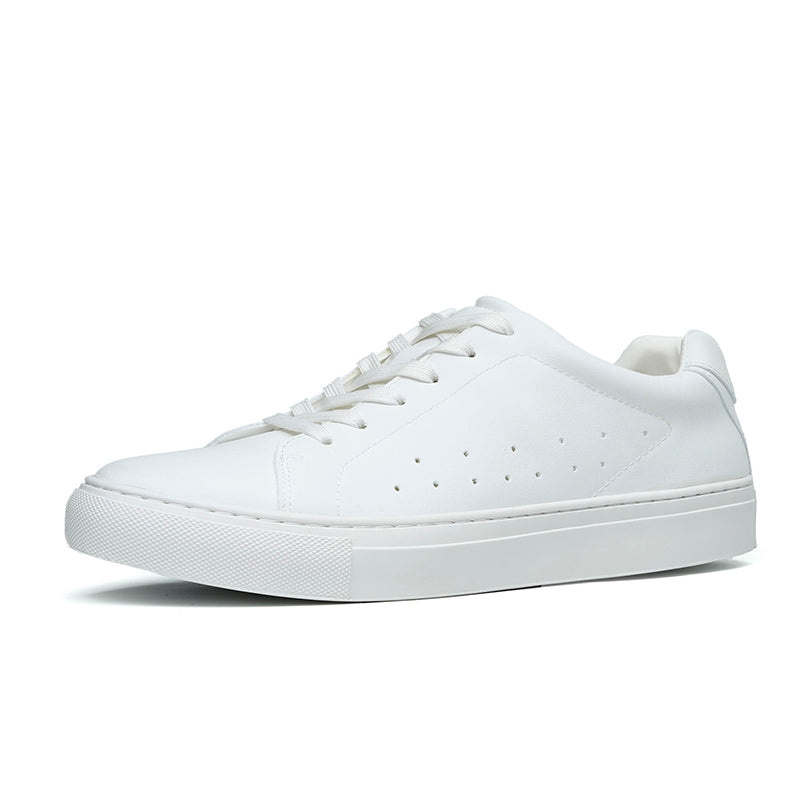 Classic Men's White Sneakers: Streamlined Comfort & Maintenance-Free Sophistication