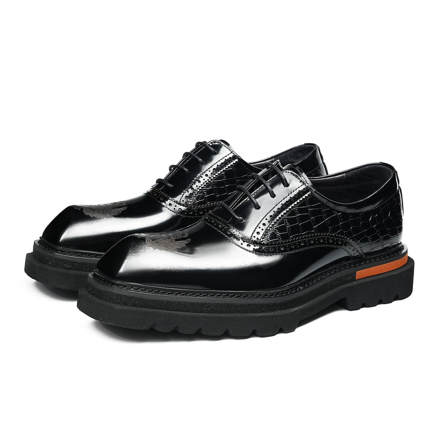 Men's Winged Oxford Shoes: Sculpted Toe Design & Timeless Elegance