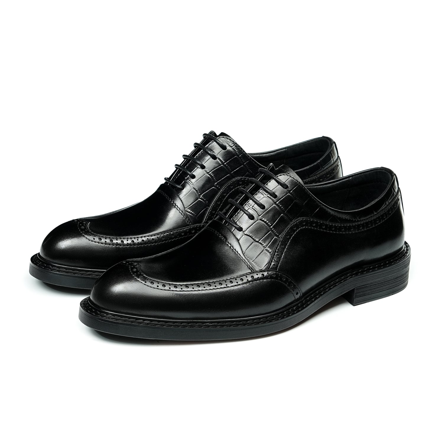 Men's Oxford Shoes: Artisan Broguing & Textured Accent Detailing