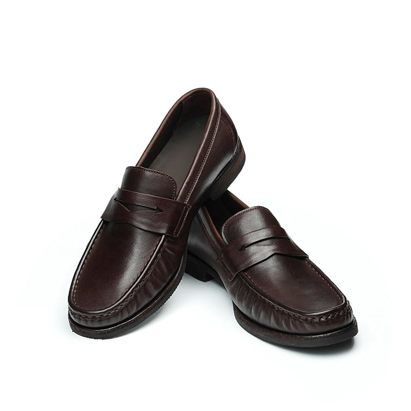 Timeless Loafers: Goodyear Welt Craft & Staged Strap Sophistication