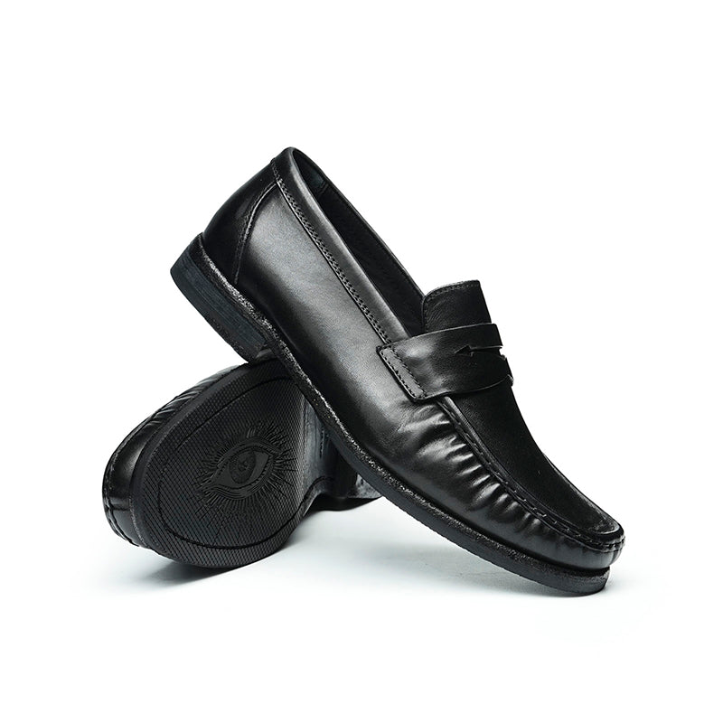 Timeless Loafers: Goodyear Welt Craft & Staged Strap Sophistication