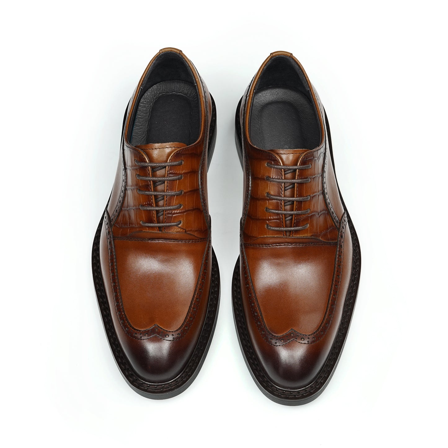 Men's Oxford Shoes: Artisan Broguing & Textured Accent Detailing