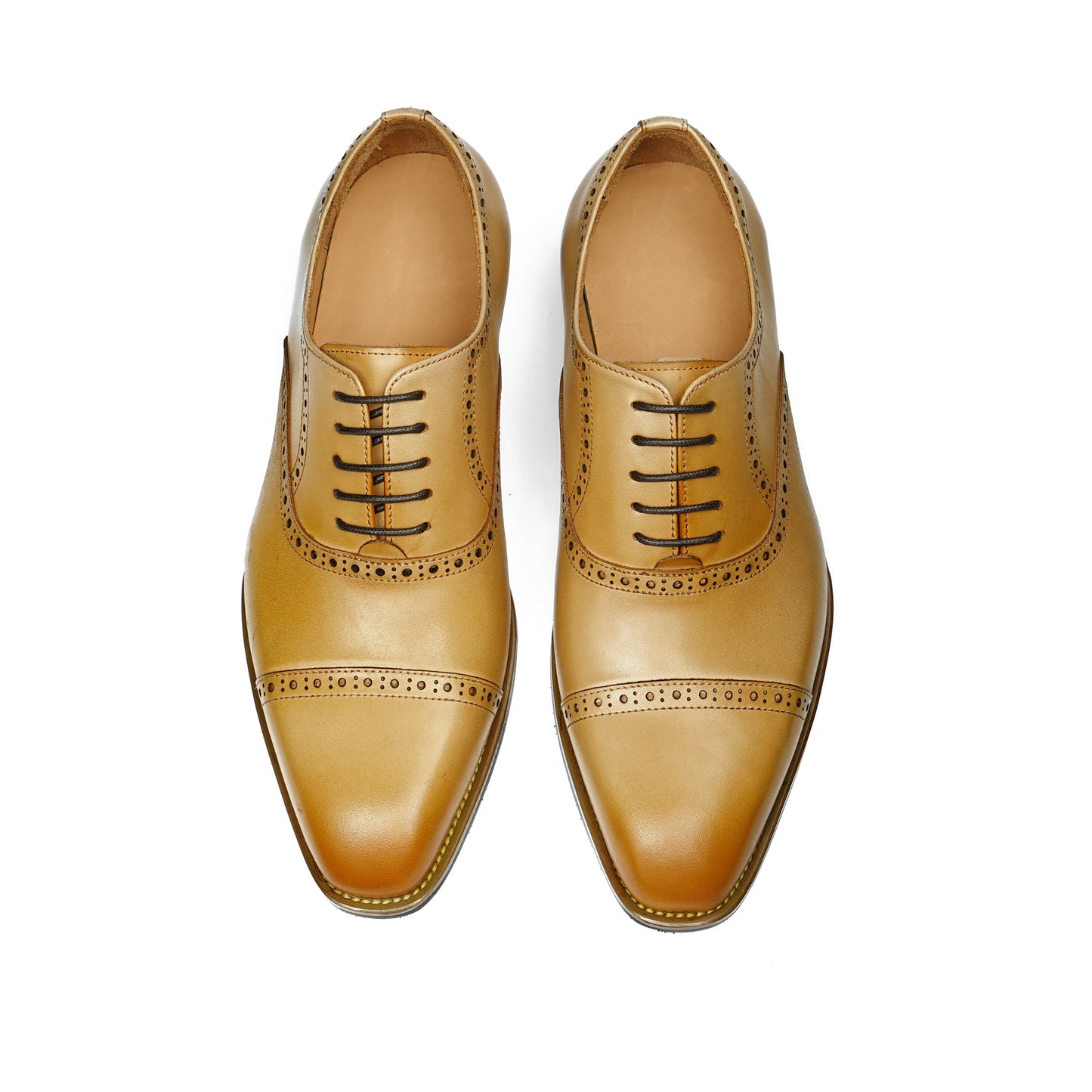 Men's Oxford Shoes: Heritage Three-Piece Brogue Artistry