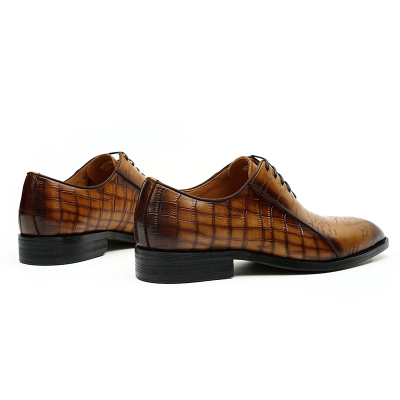 Men's Oxford Shoes - Embossed Detailing