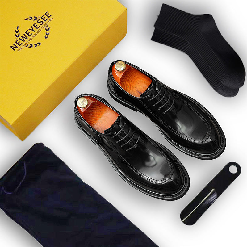 Men's Oxford Shoes - Lustrous Leather & Contrast Sole