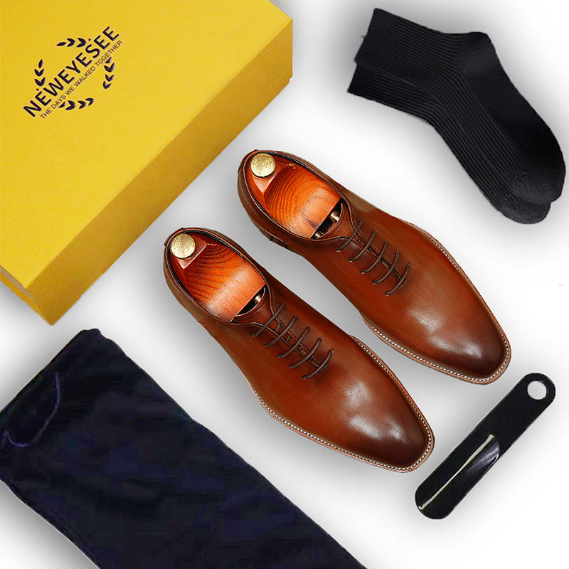 Men's Oxford Shoes - Polished Leather & Streamlined Silhouette