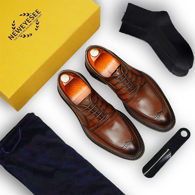 Men's Oxford Shoes: Artisan Broguing & Textured Accent Detailing
