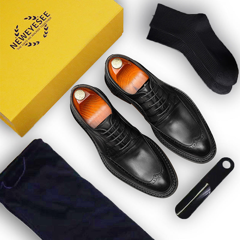 Men's Oxford Shoes: Artisan Broguing & Textured Accent Detailing
