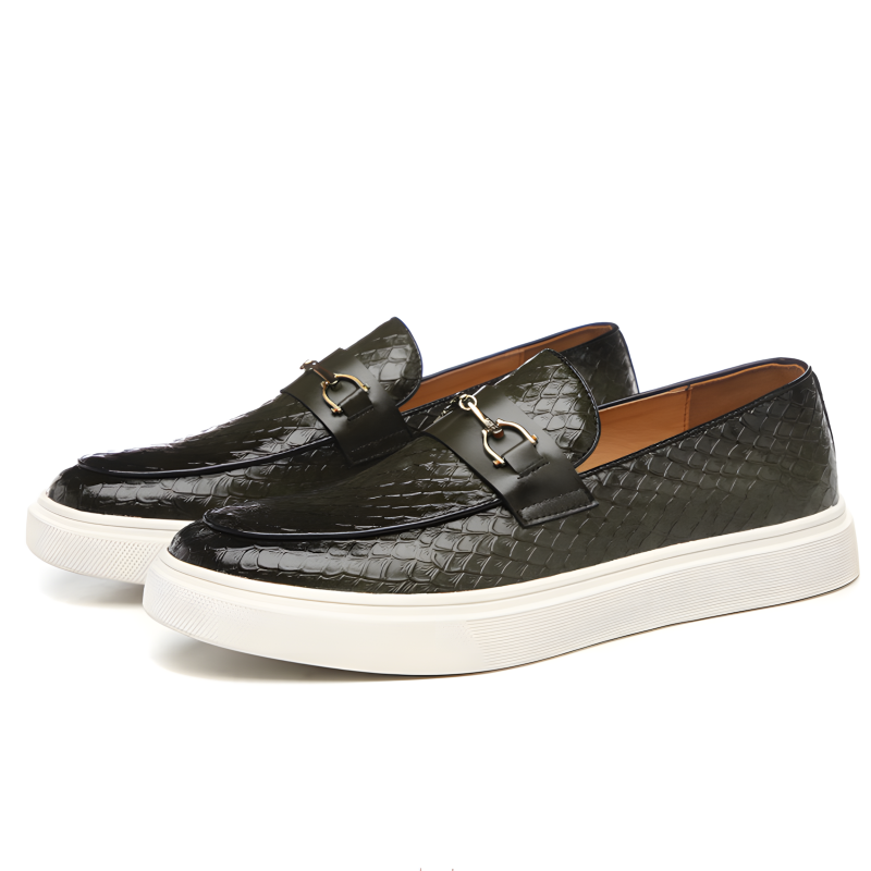 Men's Retro Textured Loafers with Metal Decoration