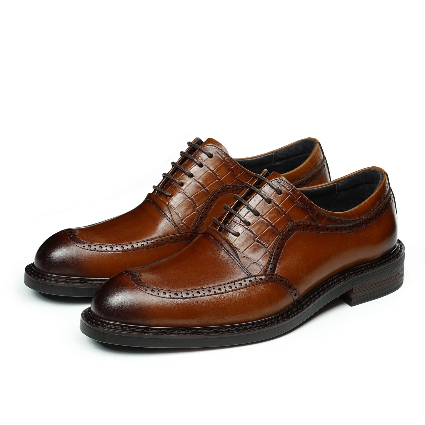 Men's Oxford Shoes: Artisan Broguing & Textured Accent Detailing