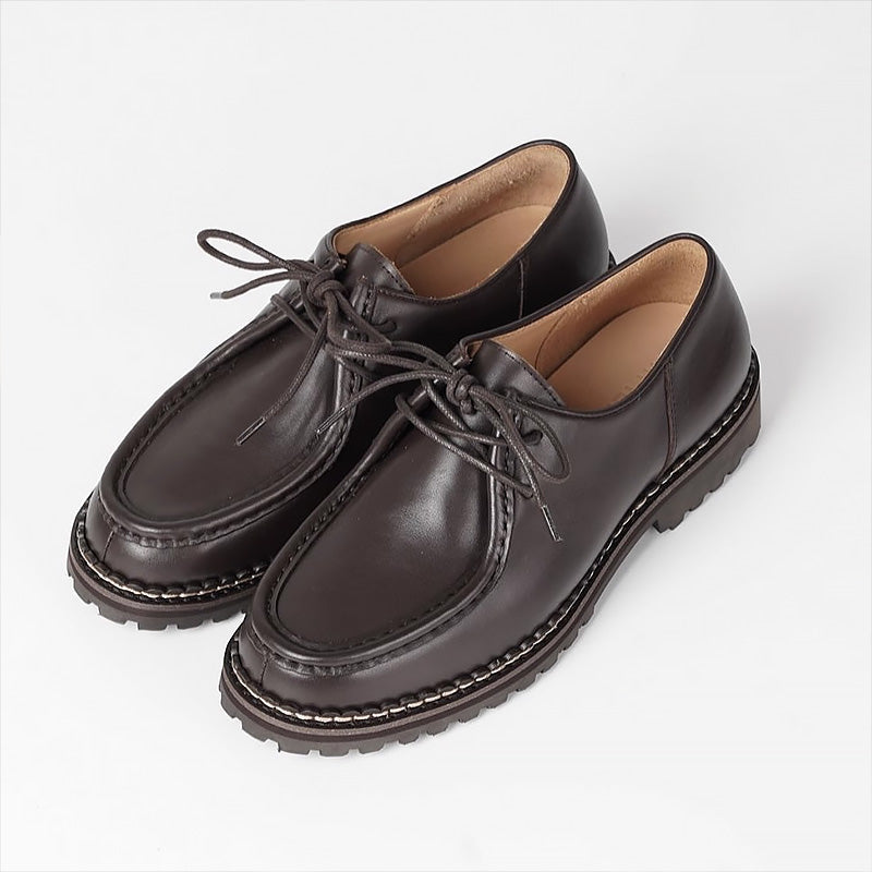 Men's Moccasin Shoes: Rounded Toe with Decorative Stitching and Lacing