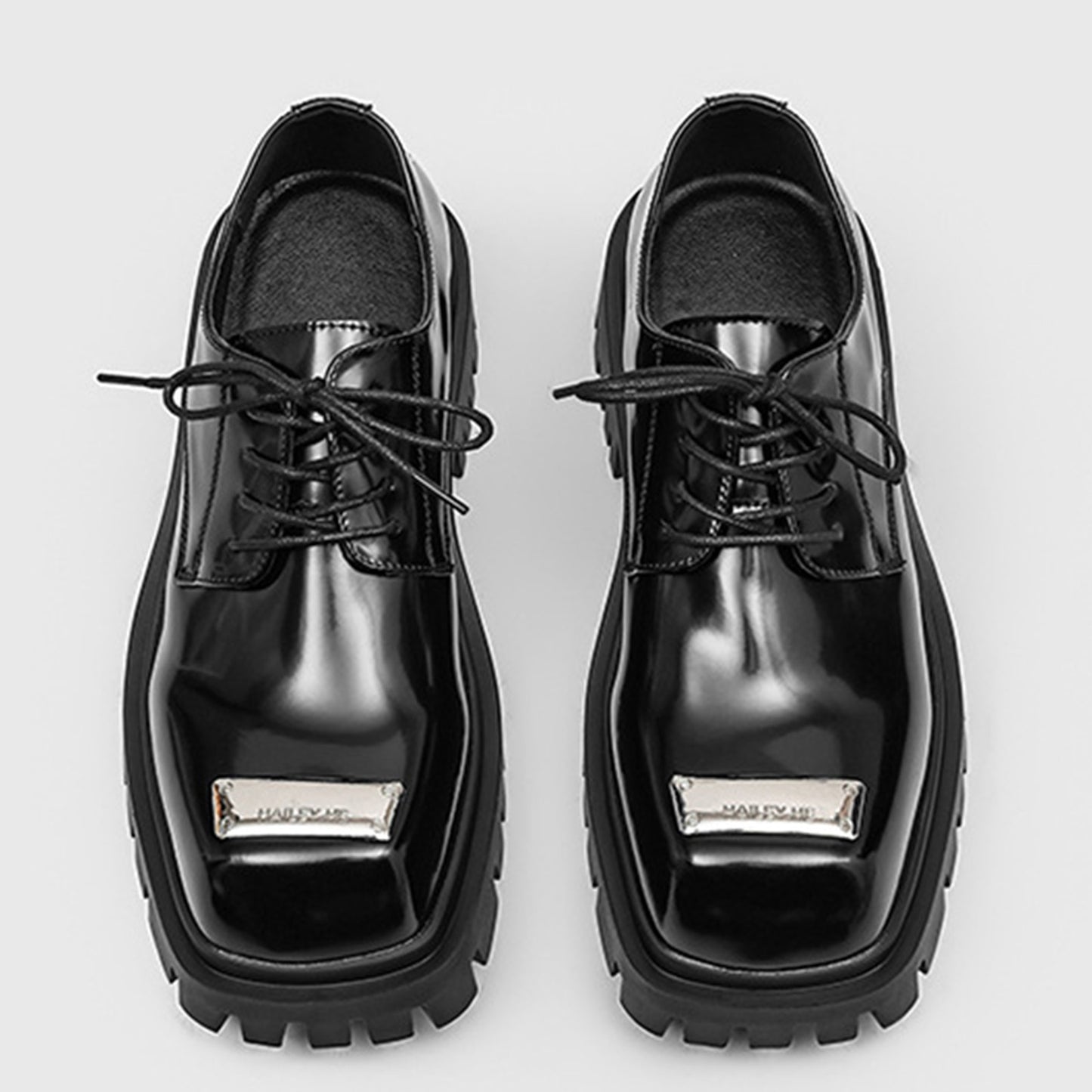 Men's Derby Shoes: Chunky Sole Lace-Up with a Signature Toe Detail