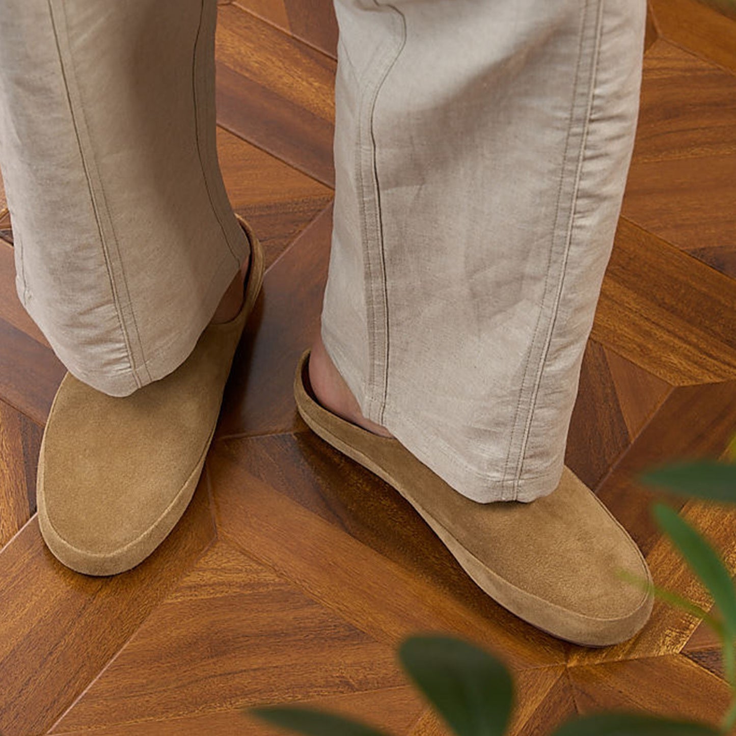 Men's Backless Slip-On Mules: Sleek & Modern Design