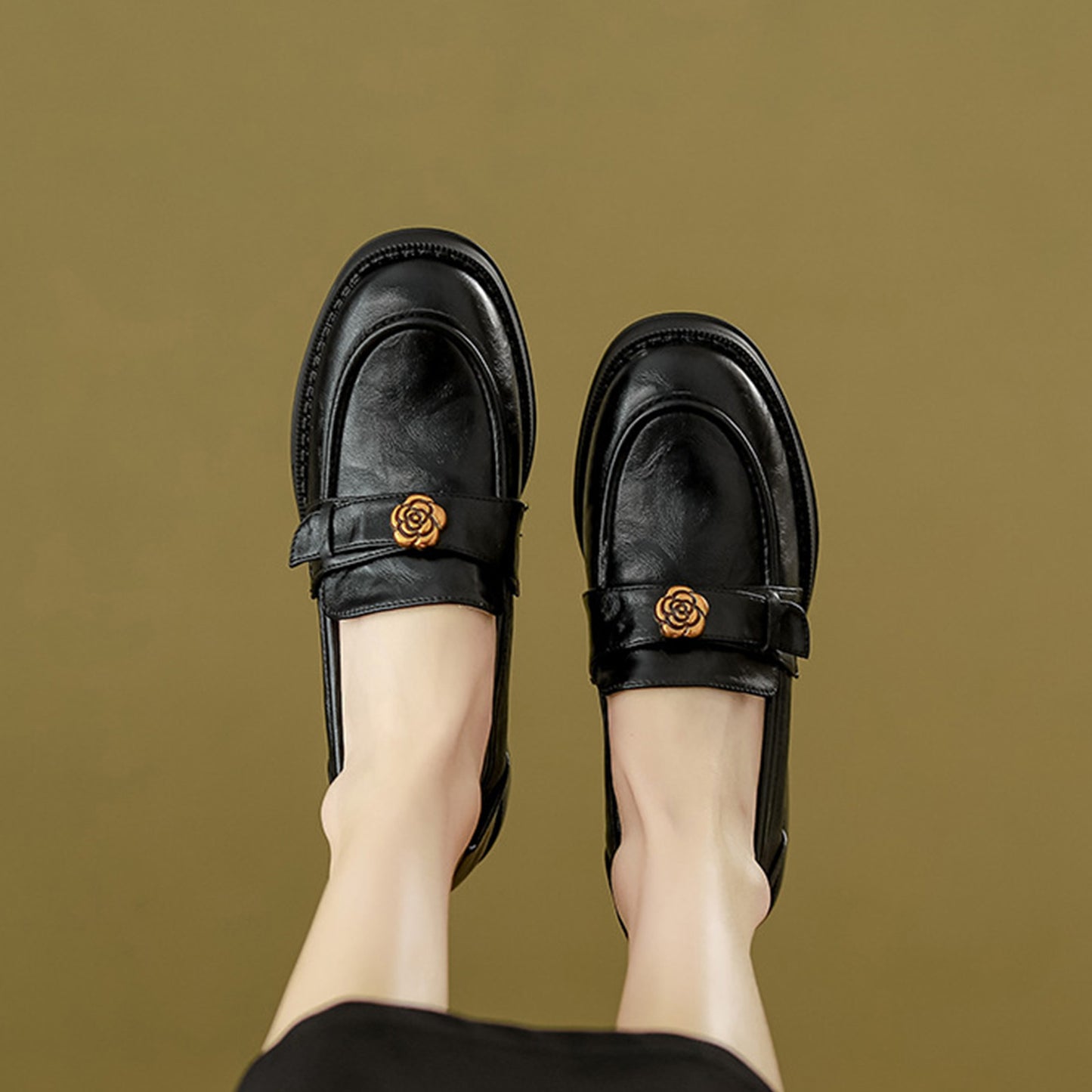 Women's Loafers with Elegant Metallic Floral in Soft Leather & Comfortable Sole