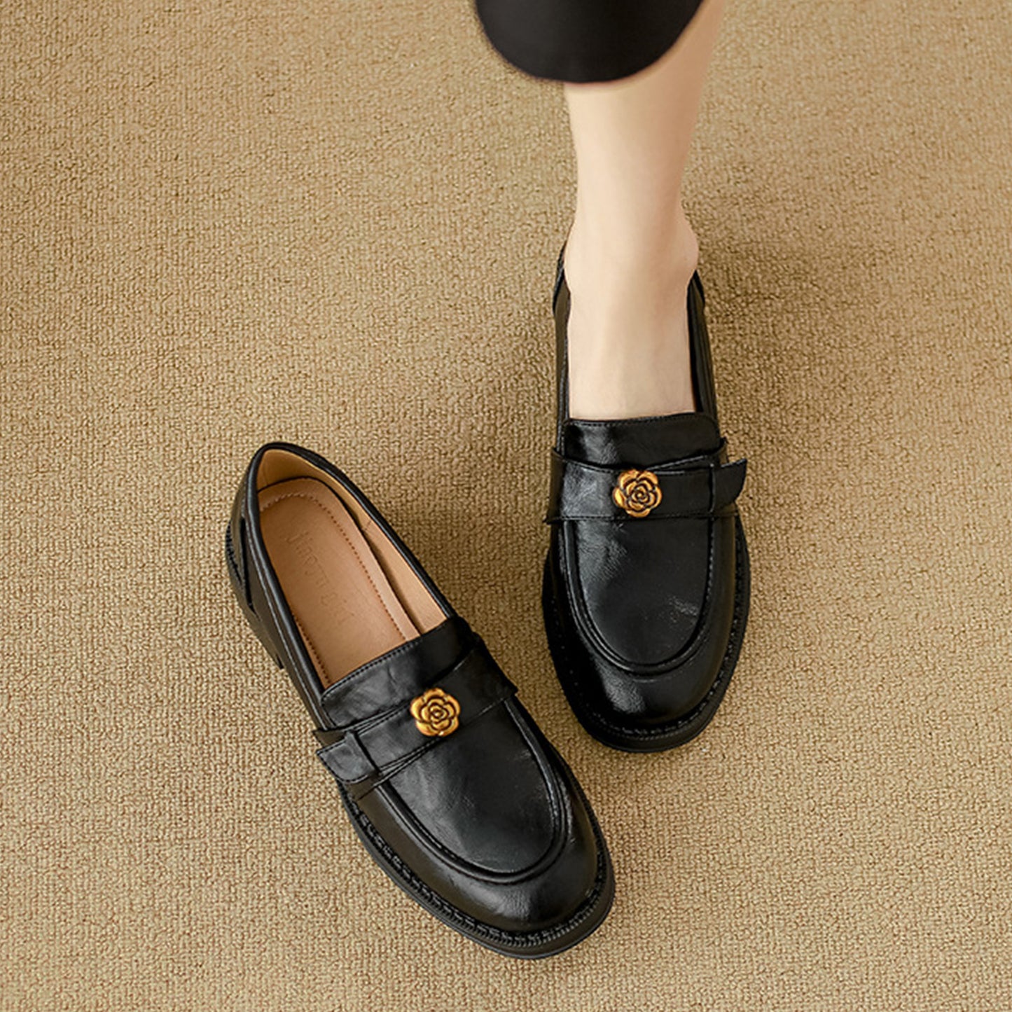 Women's Loafers with Elegant Metallic Floral in Soft Leather & Comfortable Sole