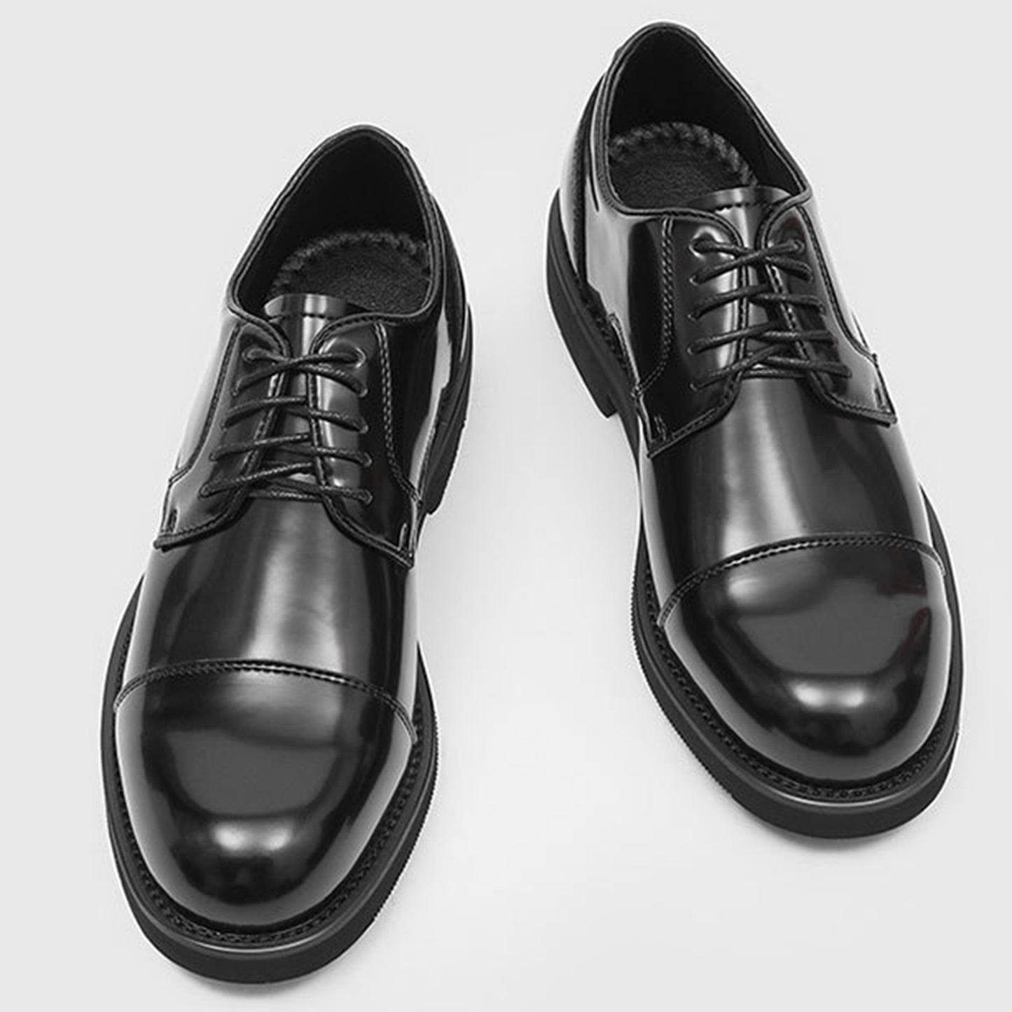Classic Men's Derby Shoes Cap-Toe with a Polished Finish