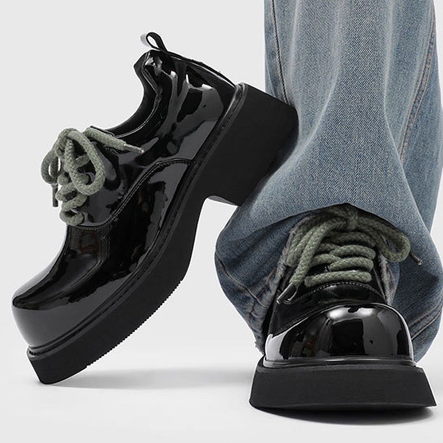 Men's Derby Shoes Chunky-Soled Lace-Up with High-Gloss Finish