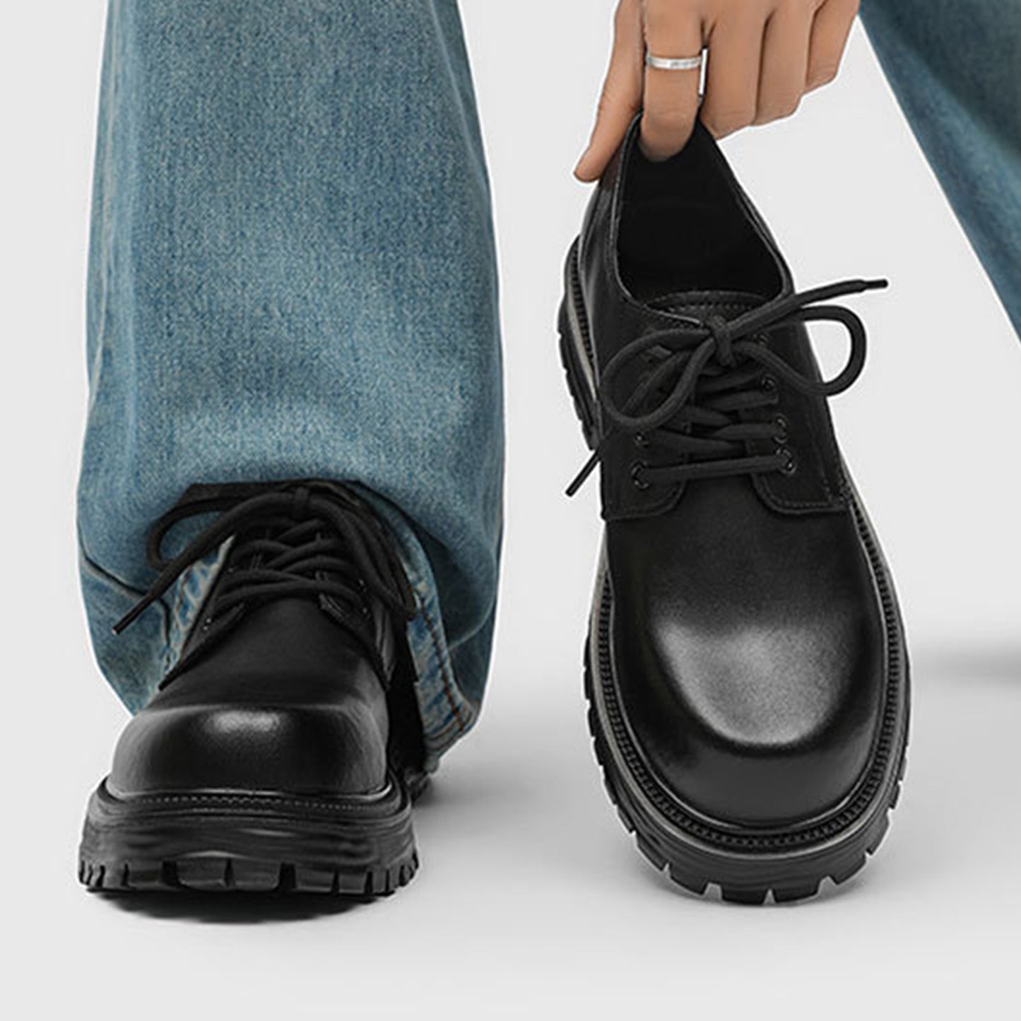 Men's Derby Shoes Heritage-Inspired Lace-Up with Rounded Toe & Bold Sole