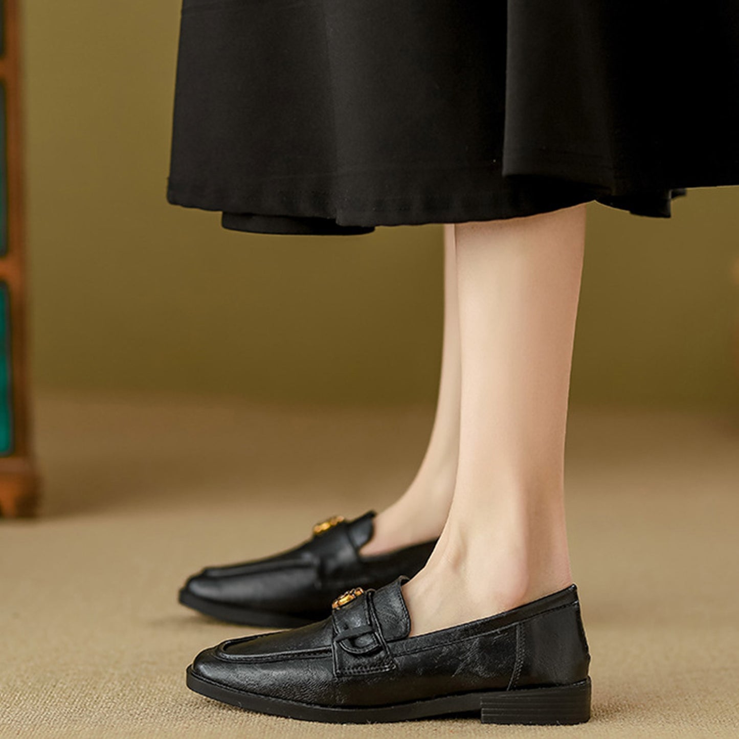 Women's Loafers: Elegant Square-Toe Leather Shoes with Delicate Floral Accent