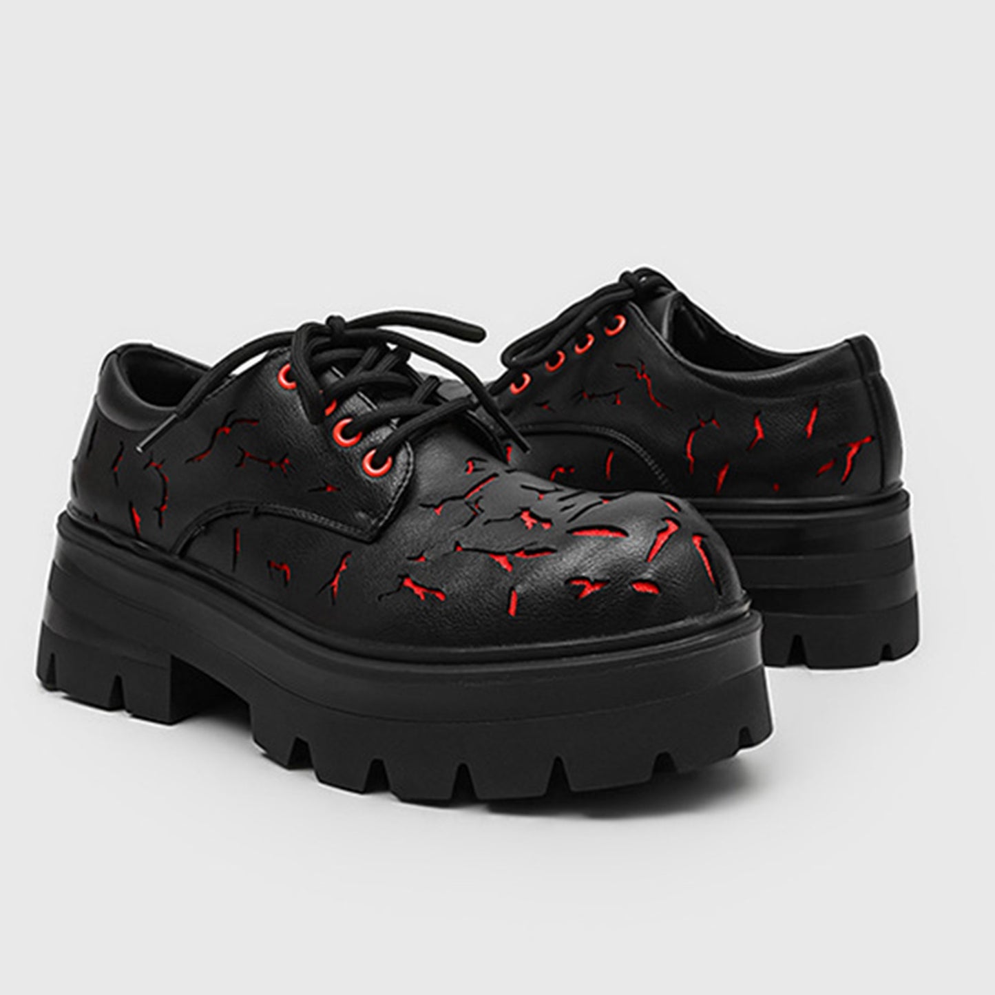 Men's Derbys Shoes: Artistic Cut-Out Pattern & Rugged Sole