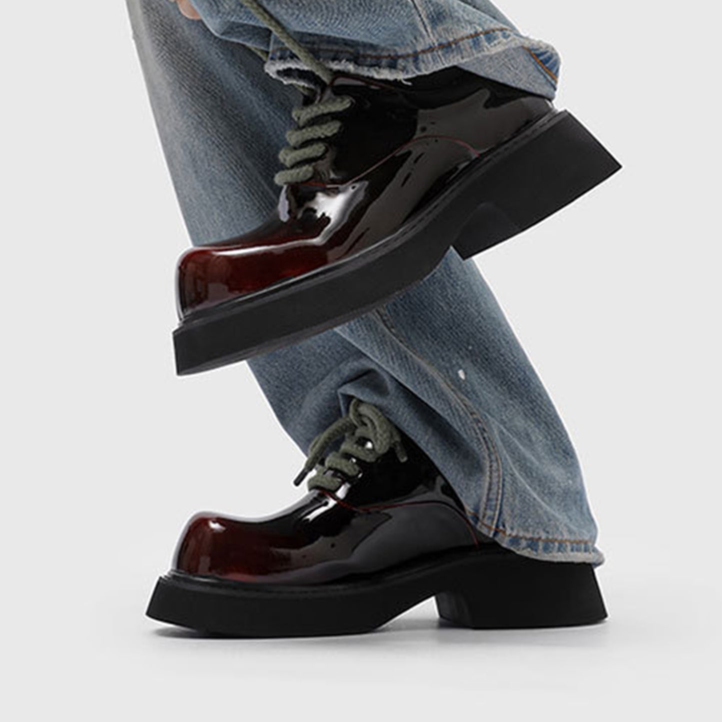 Men's Derby Shoes Chunky-Soled Lace-Up with High-Gloss Finish