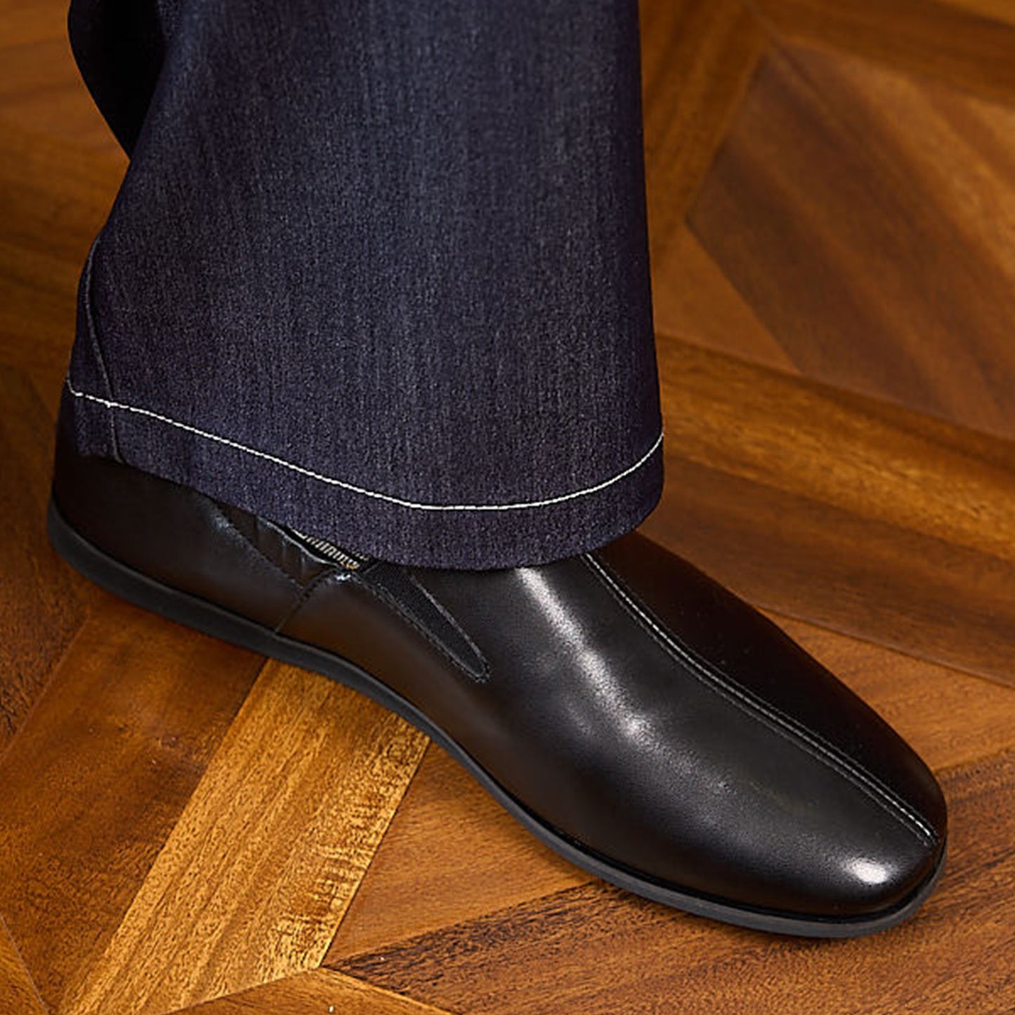 Men's Slip-On Dress Shoes with Distinctive Folded Collar Design