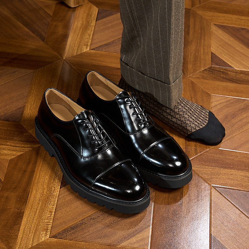 Refined Men's Oxford Shoes: Mirror Shine & Structured Toe Design