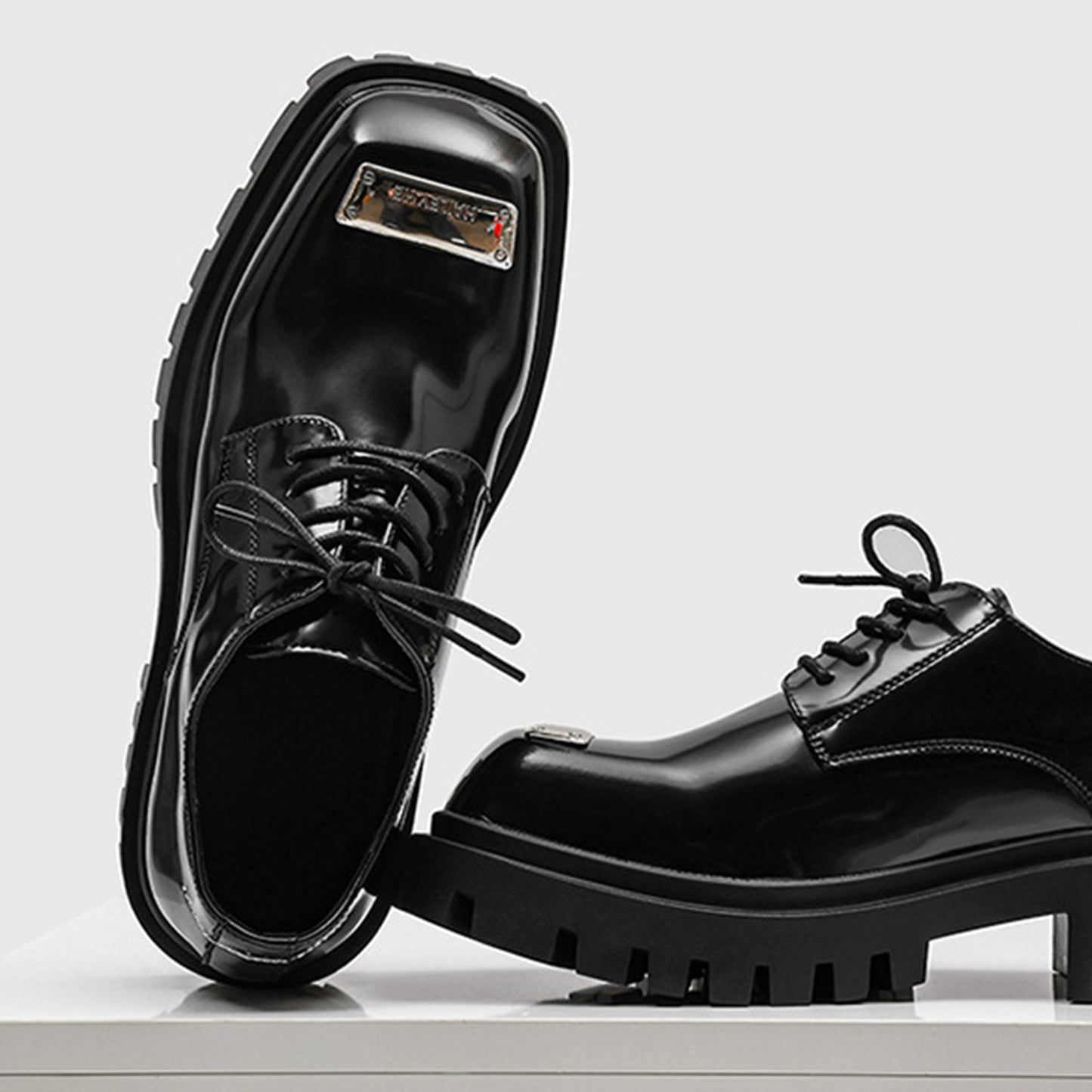 Men's Derby Shoes: Chunky Sole Lace-Up with a Signature Toe Detail