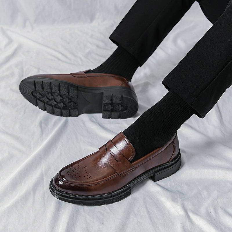Artisan-Crafted Men's Loafer: Sculpted Brogue Detailing & Refined Silhouette