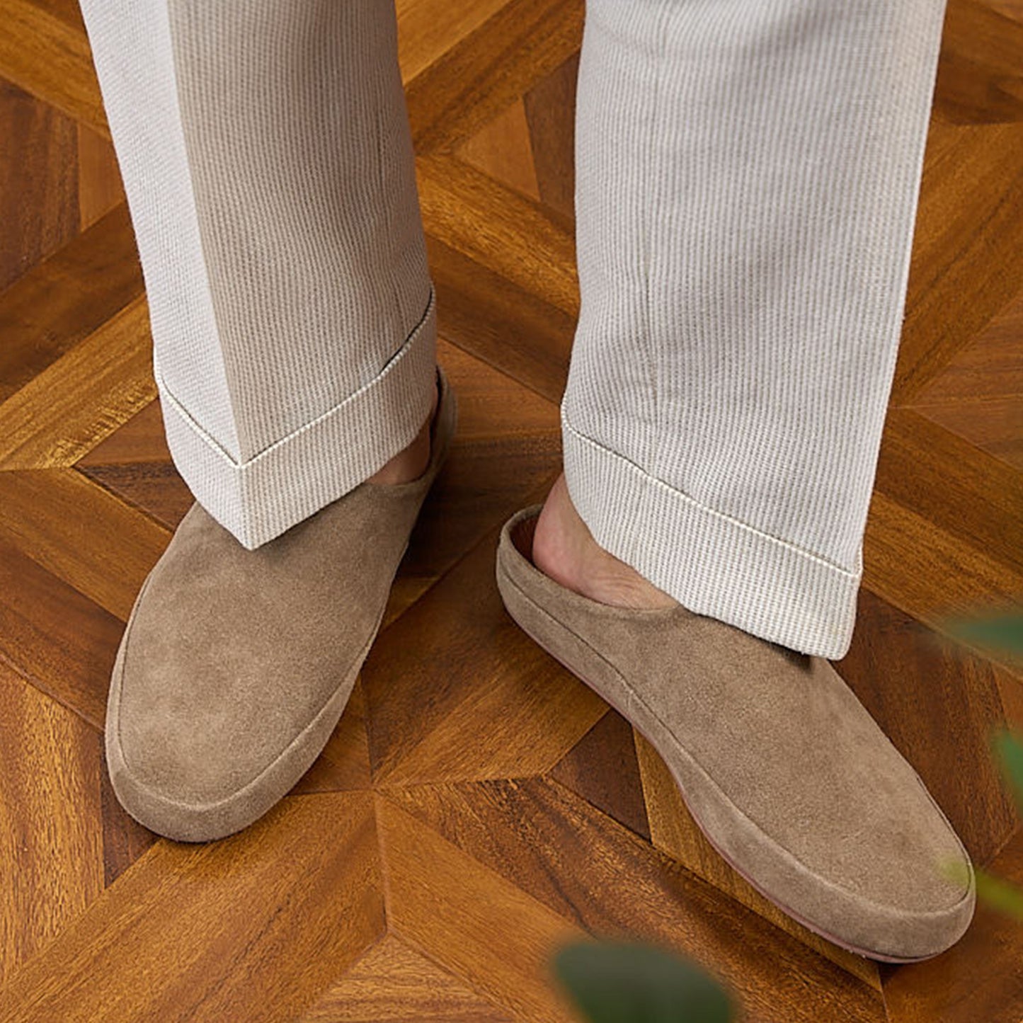 Men's Backless Slip-On Mules: Sleek & Modern Design