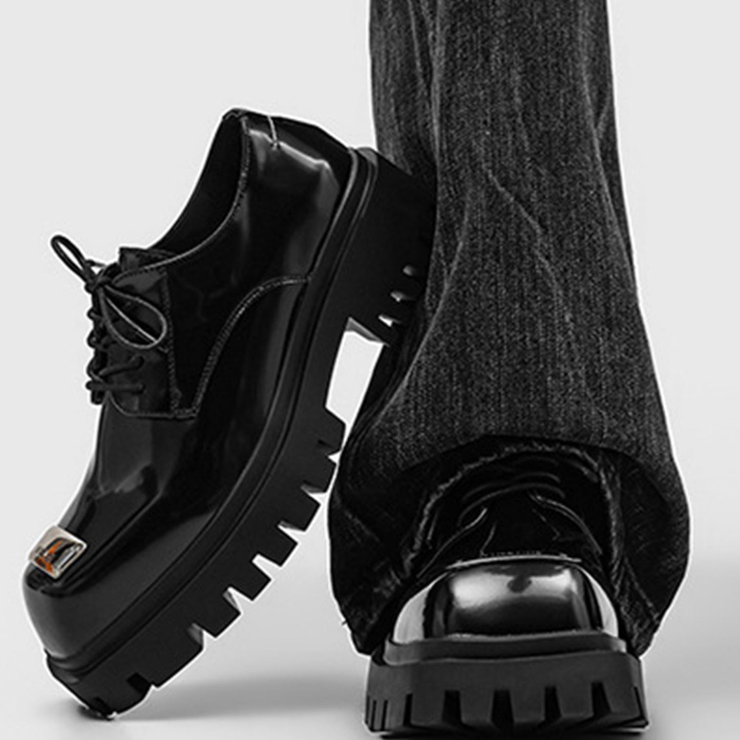 Men's Derby Shoes: Chunky Sole Lace-Up with a Signature Toe Detail