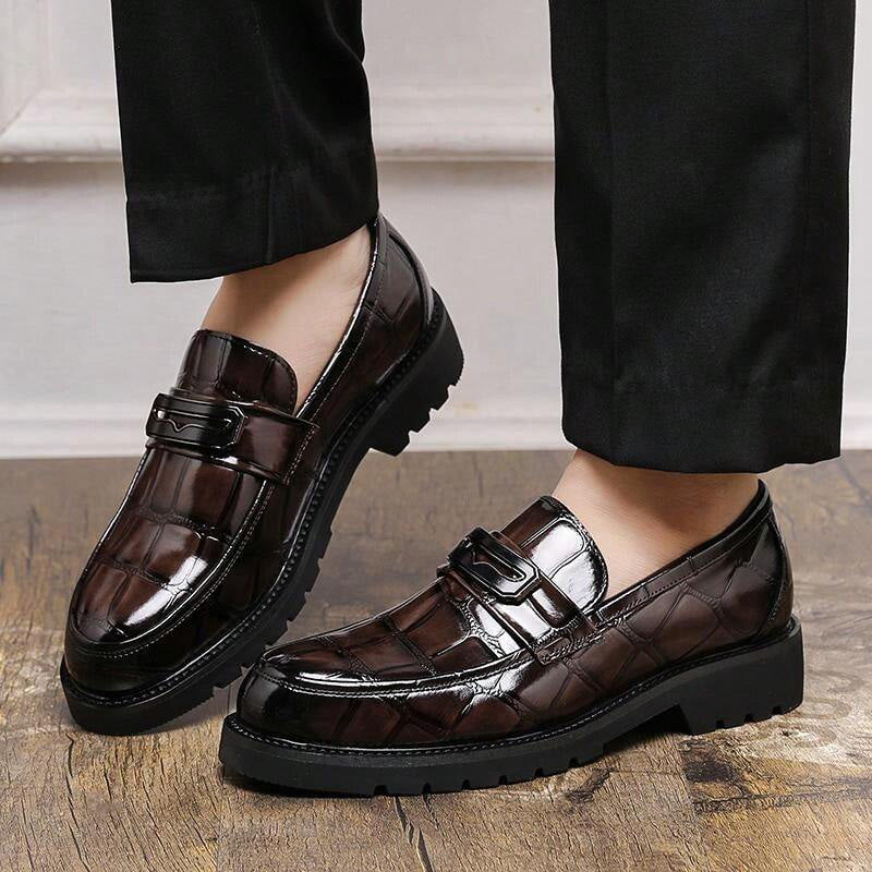 Men's Loafer Textured Design: Sculptural Buckle & Substantial Sole