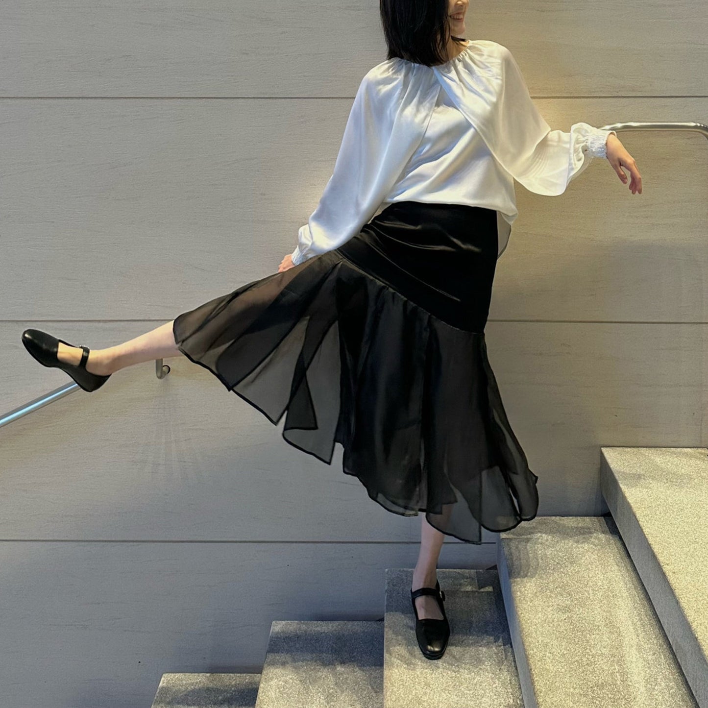 Classic Women's Mary Jane Flats with Polished Metal Buckle and Rounded Toe