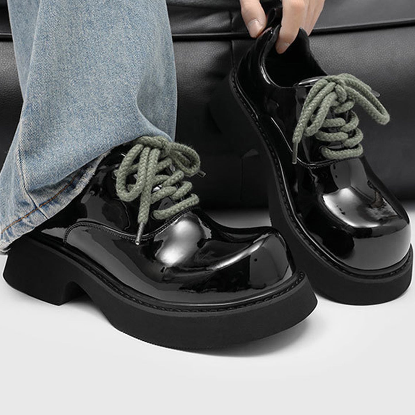 Men's Derby Shoes Chunky-Soled Lace-Up with High-Gloss Finish