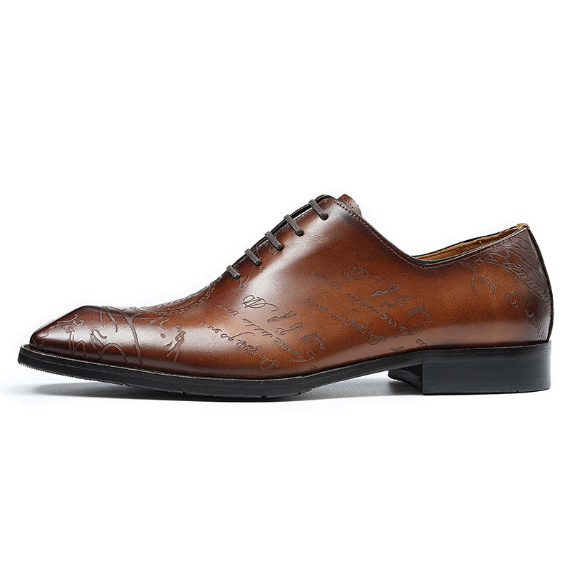 Men's Oxford Shoes - Diamond-Patterned Toe & Script Detailing