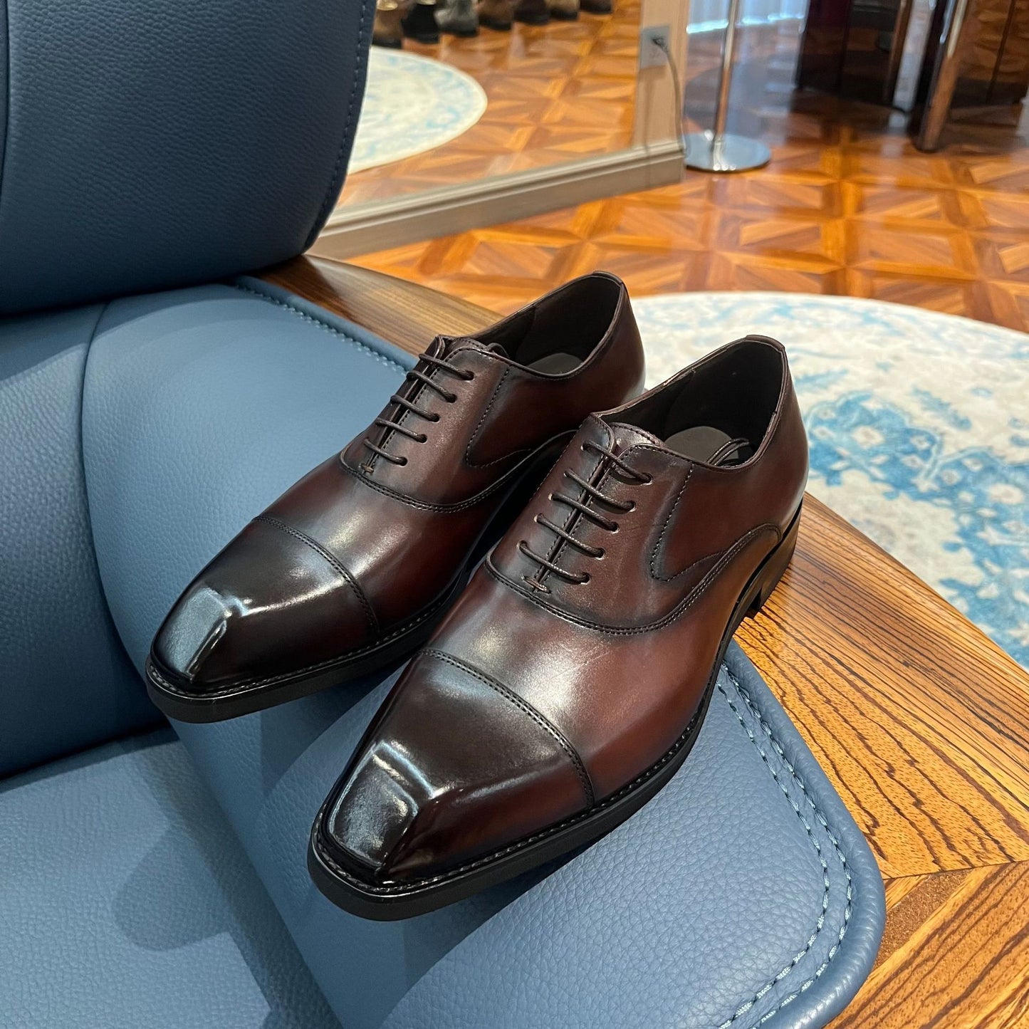 Architectural Square-Toe Men's Oxford: Modern Sophistication & Timeless Structure