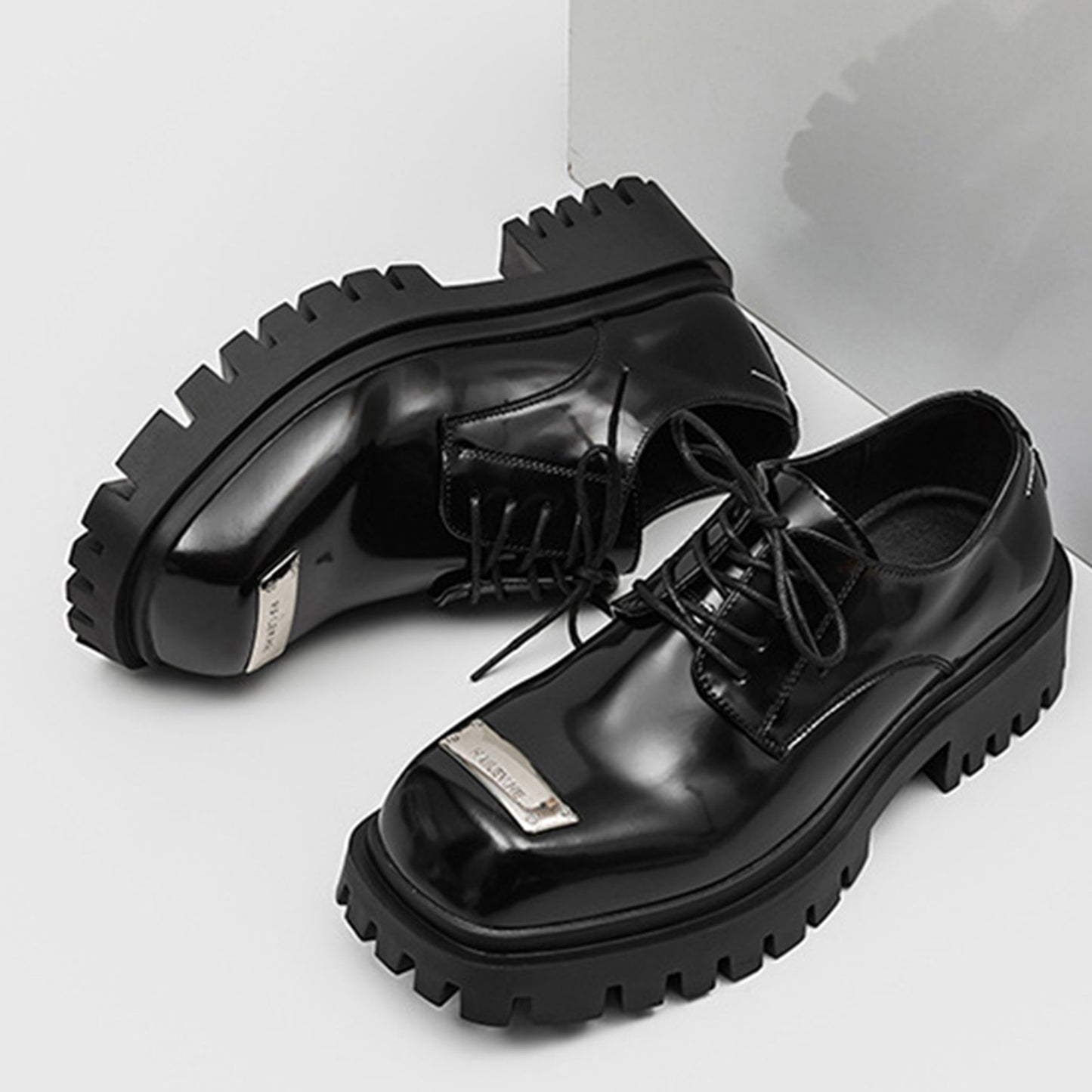 Men's Derby Shoes: Chunky Sole Lace-Up with a Signature Toe Detail