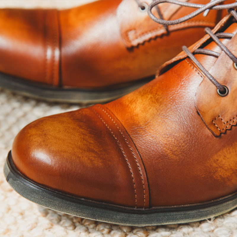 Heritage-Inspired Derby Shoes: Aged Patina & Timeless Three-Eyelet Design