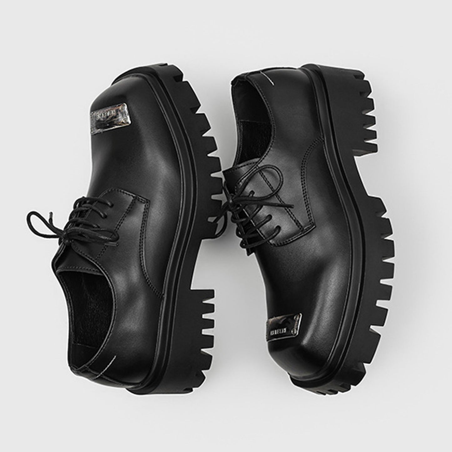 Men's Derby Shoes: Chunky Sole Lace-Up with a Signature Toe Detail