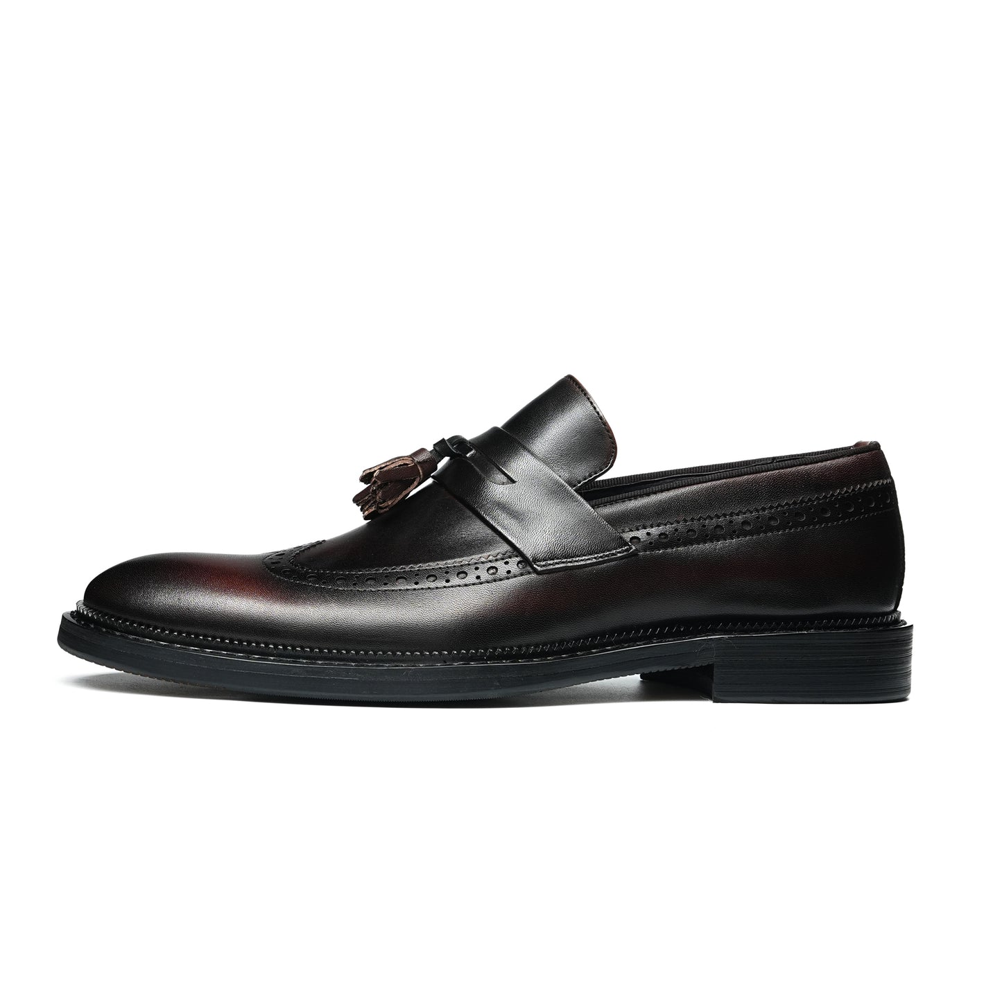 Artisan-Carved Men's Loafers: Intricate Brogue Artistry & Effortless Sophistication