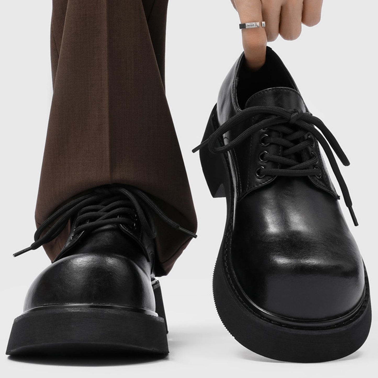 Men's Derby Bold Round-Toe with a Substantial Chunky Sole