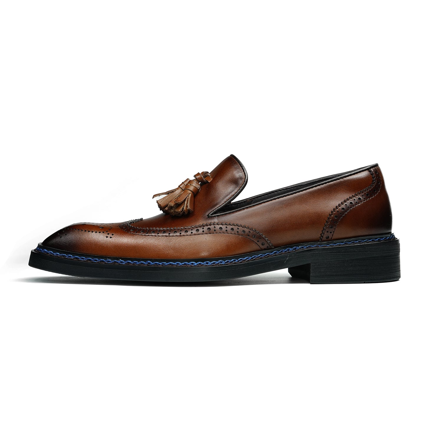 Artisan-Carved Men's Loafers: Swinging Tassel Accents & Refined Comfort