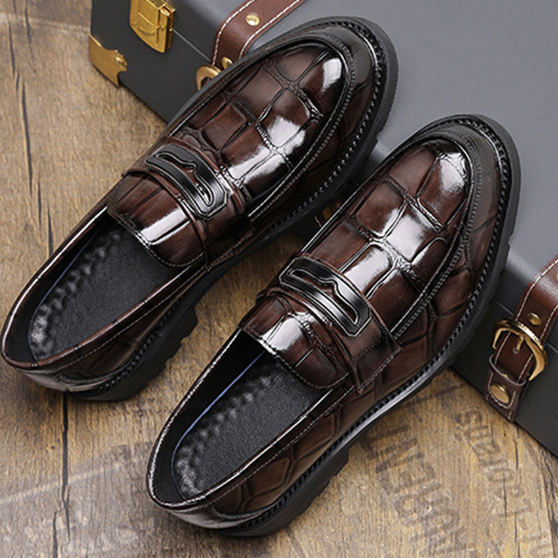 Men's Loafer Textured Design: Sculptural Buckle & Substantial Sole